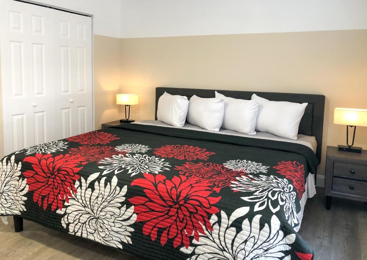 Lazy Cuckoo Inn - Sleek And Stylish Studio Apartments Форт-Маєрс-Біч Екстер'єр фото