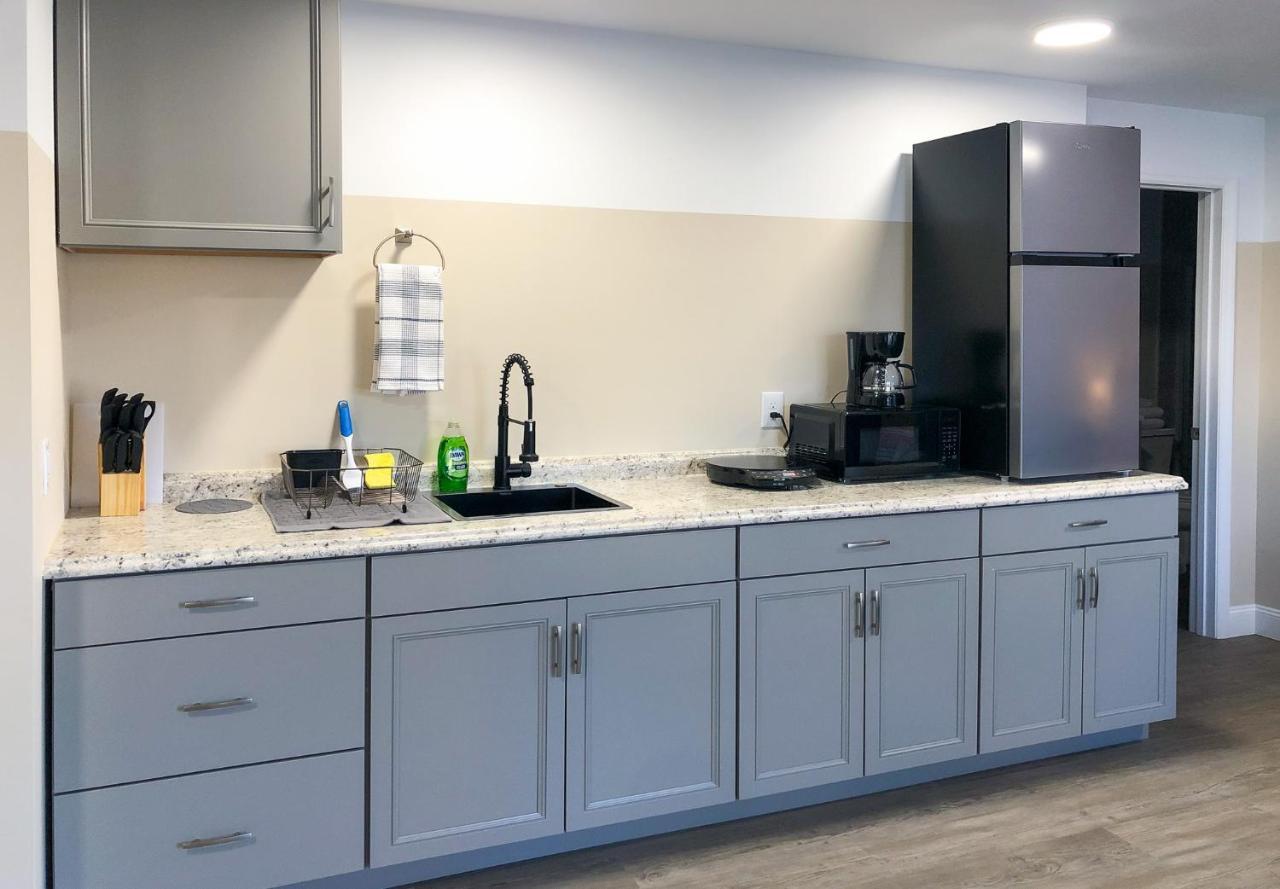 Lazy Cuckoo Inn - Sleek And Stylish Studio Apartments Форт-Маєрс-Біч Екстер'єр фото