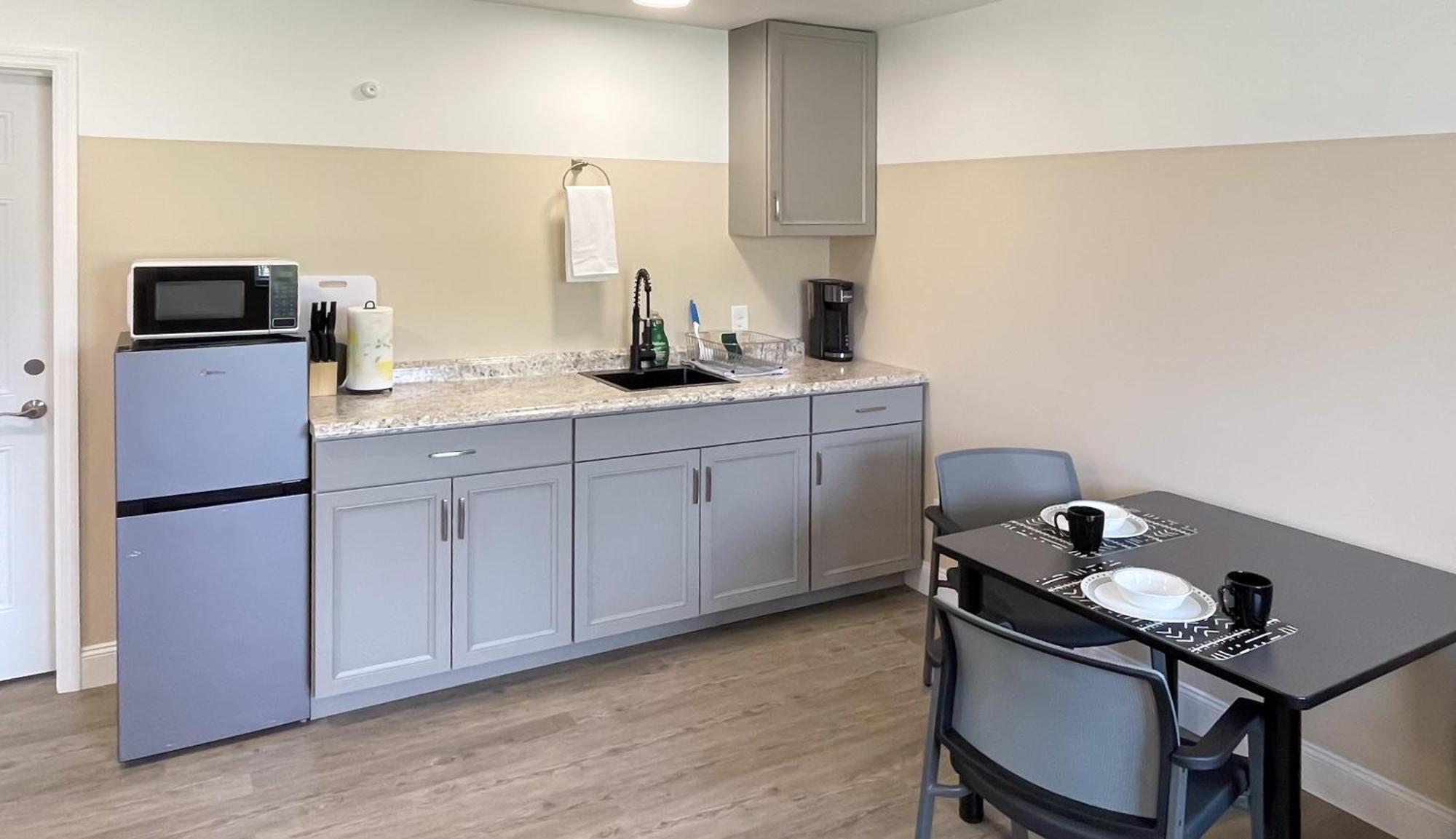 Lazy Cuckoo Inn - Sleek And Stylish Studio Apartments Форт-Маєрс-Біч Екстер'єр фото
